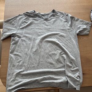 lululemon athletica Heather Gray Short Sleeve Tee